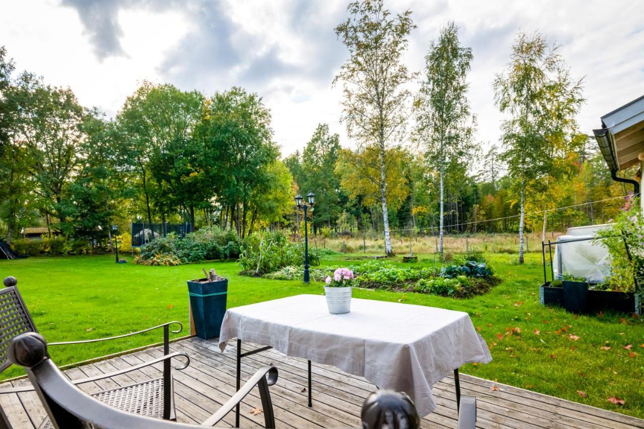 Theo & Lilis Countryside Apartment Örebro Zewnętrze zdjęcie